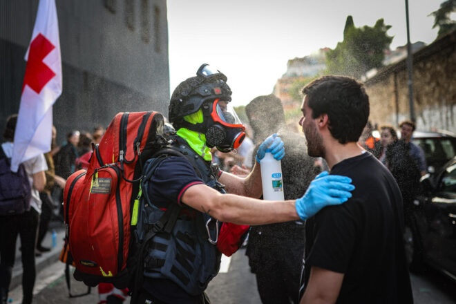 L’Audiència de Barcelona obliga a admetre la querella per l’ús de gas pebre a la vaga per Palestina