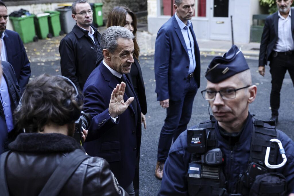 La fiscalia demana l’alliberament de Sarkozy sota control judicial