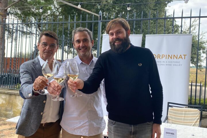 D'esquerra a dreta: Xavier Nadal, Pere Llopart (president de Corpinnat) i Roc Gramona (vice-president).