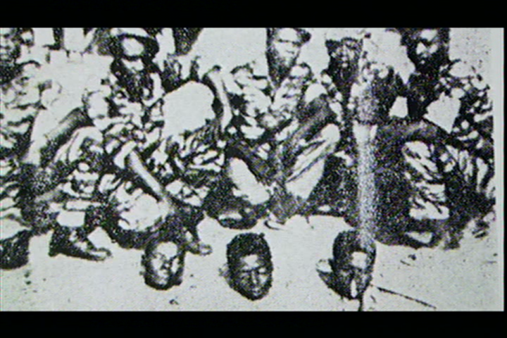 Imatges del genocidi bamileké, del documentari 'L'assassinat de Félix Moumié'.