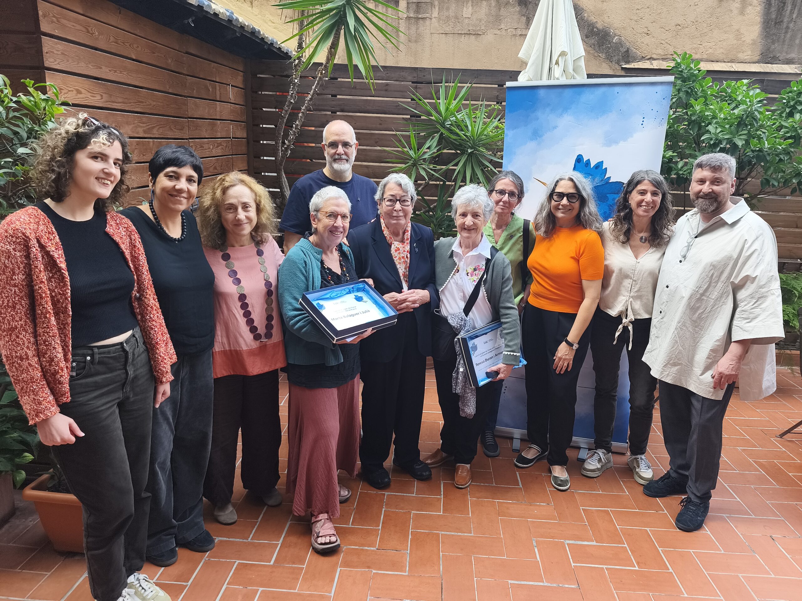 Queralt Girbau, Anna Font, Nati Calvo, Marta Balaguer, Jordi Vila Delclòs, Maria Rius, Teresa Duran, Cristina Losantos, Almudena Suárez, Mònica Estruch (directora de Cavall Fort) i Enric Aymerich (fotografia: Laie).