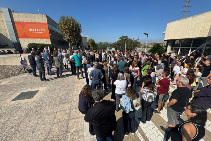 Concentració de rebuig dels treballadors al canvi de marca. Fotografia: Cedida.