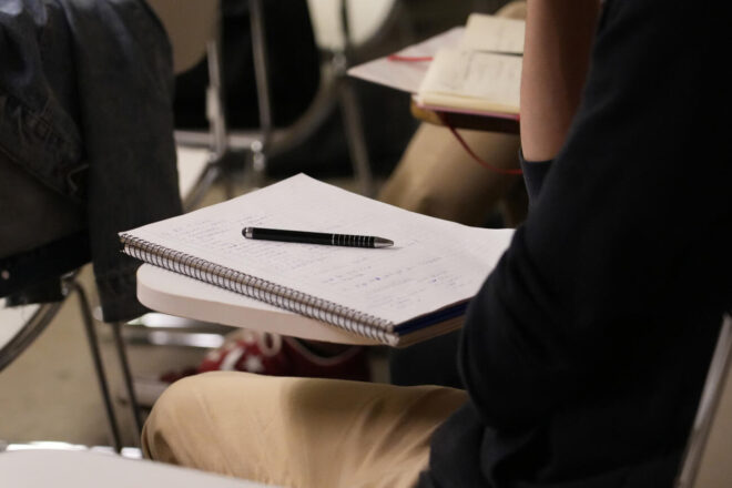 El govern ampliarà les places de català a migrants amb la regularització extraordinària