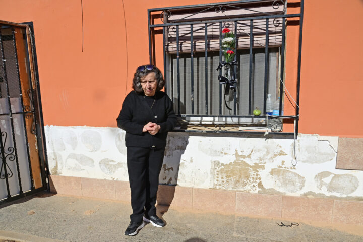 Dolores Ruiz a la seua casa de Xiva el mes d'octubre del 2025 (fotografia: Prats i Camps)