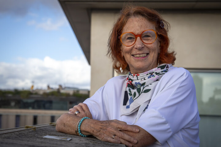Esther Giménez-Salinas, síndica de greuges, després de l'entrevista (fotografia: Albert Salamé).