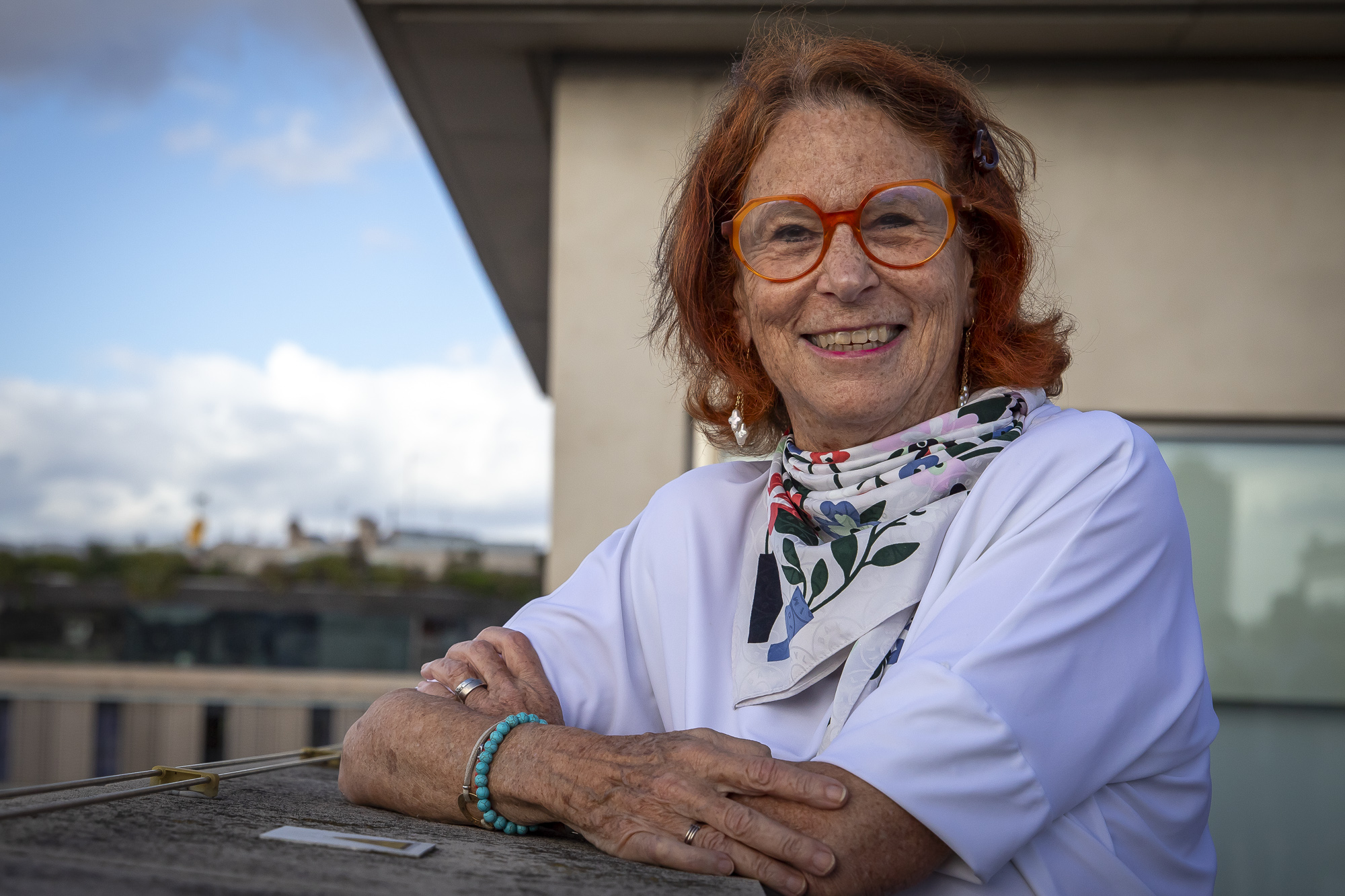 Esther Giménez-Salinas, síndica de greuges, després de l'entrevista (fotografia: Albert Salamé).