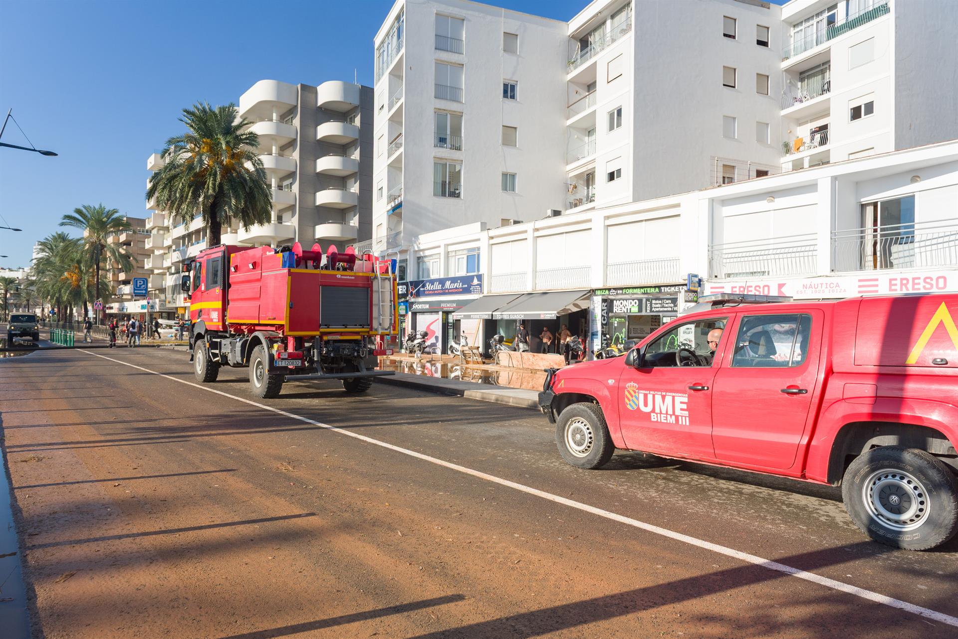 Un vehicle de la UME treballant a Eivissa. Imatge d'arxiu.