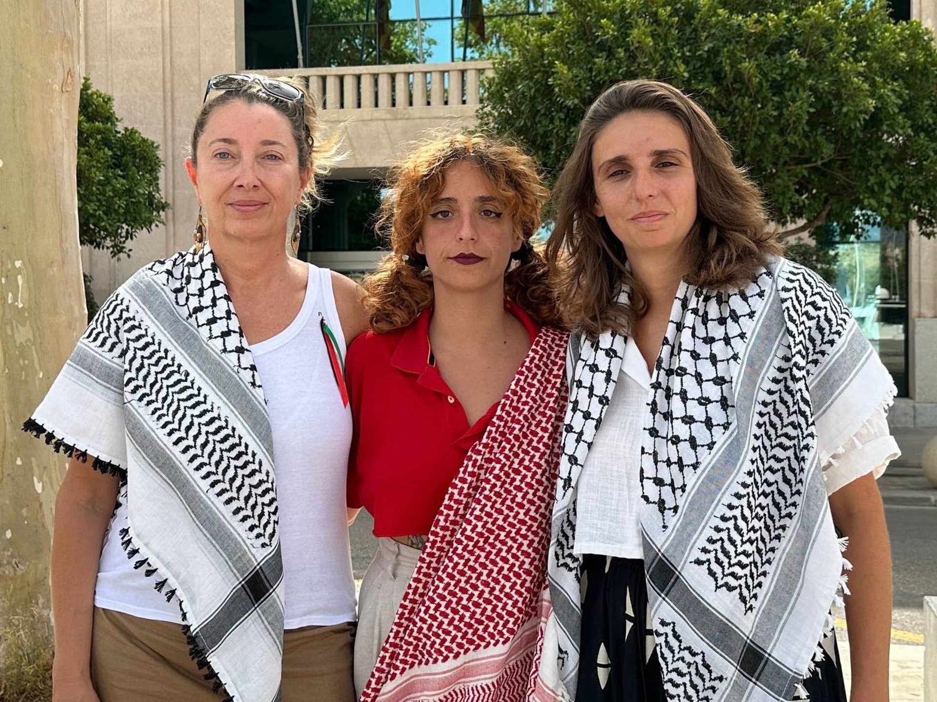Les activistes mallorquines integrants de la Global Sumud Flotilla Reyes Rigo (esquerra), Alejandra Martínez (centre) i Lucía Muñoz (dreta).