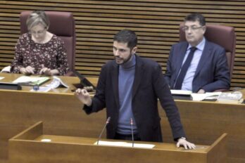 David Calvo parlant a les Corts Valencianes, en una imatge d'arxiu.
