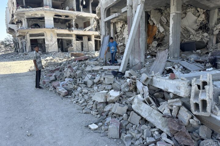 Enderrocs per atacs israelians a la ciutat de Jan Yunis durant l’alto-el-foc a Gaza. Fotografia: Europa Press/Contacto/Tamer Ibrahim