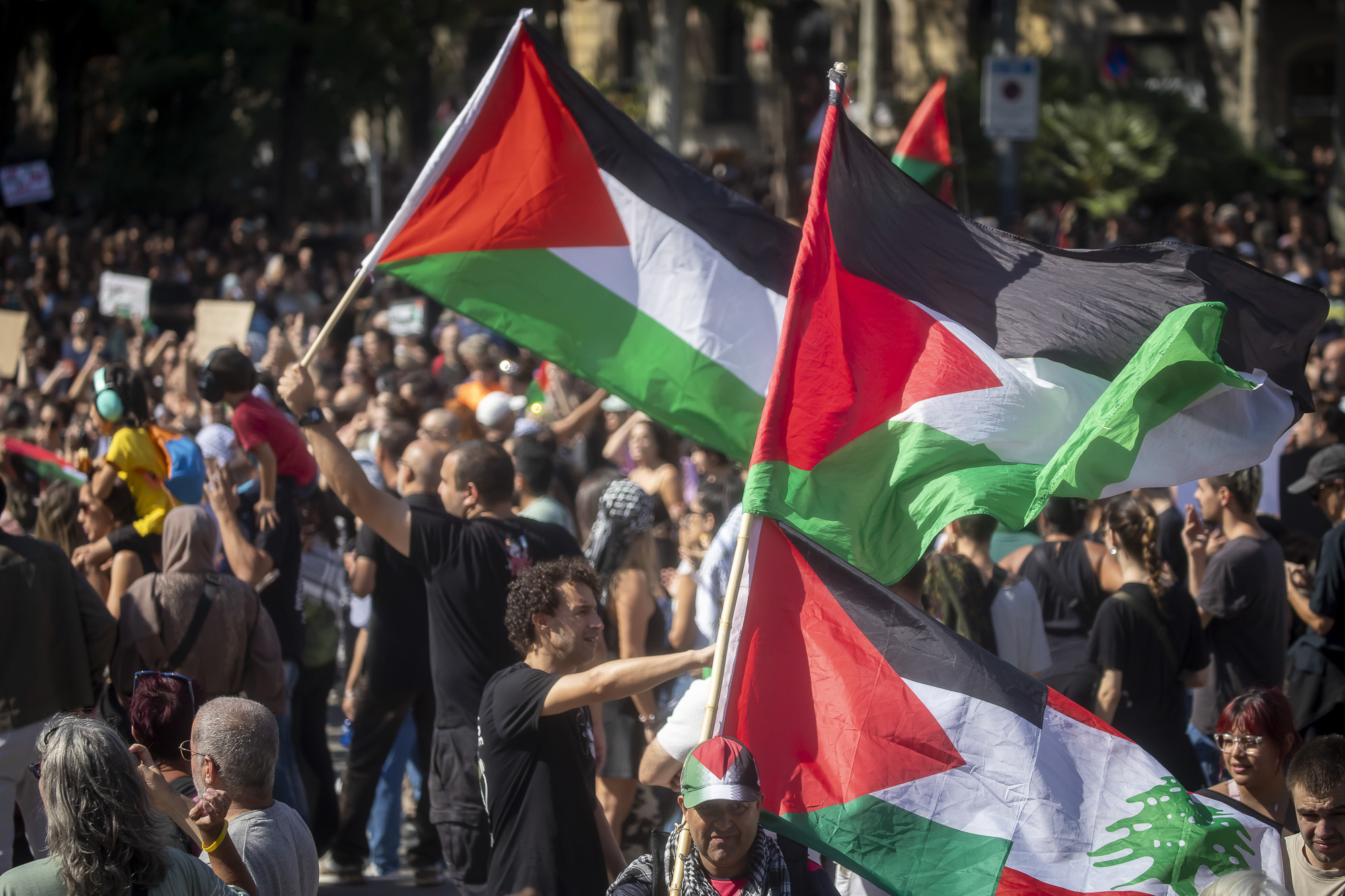 Manifestació de suport a la flotilla de Gaza, el 4 d'octubre a Barcelona (fotografia: Albert Salamé).