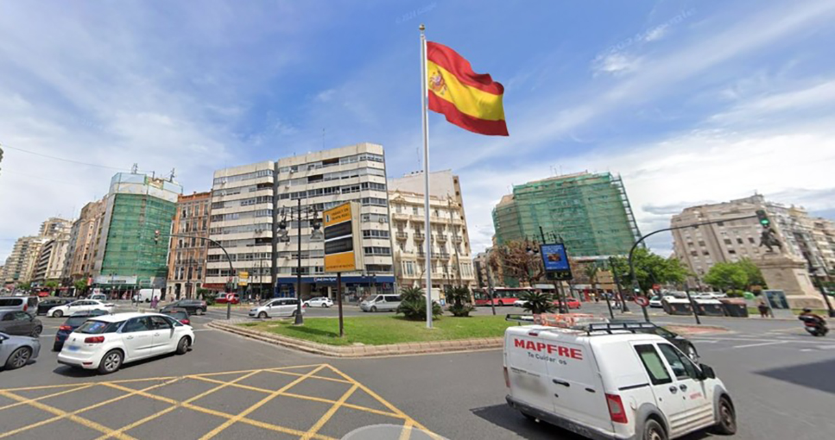 Simulació, adjunta en el projecte, de la bandera gegant