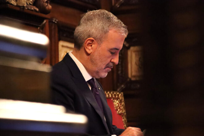 El ple de Barcelona tomba el pressupost i Collboni necessitarà una qüestió de confiança per aprovar-lo