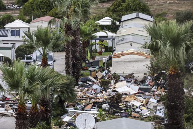 Un mort i una trentena de ferits per un tornado en un càmping d’Albufeira, a Portugal