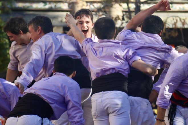 [VÍDEO] Èxtasi a Terrassa pel 3 de 10 amb folre i manilles dels Minyons