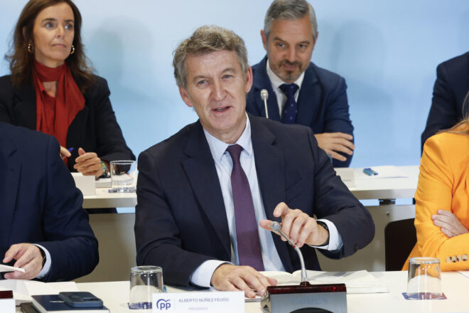 Feijóo defensa Mazón, però demana als partits un relleu ràpid