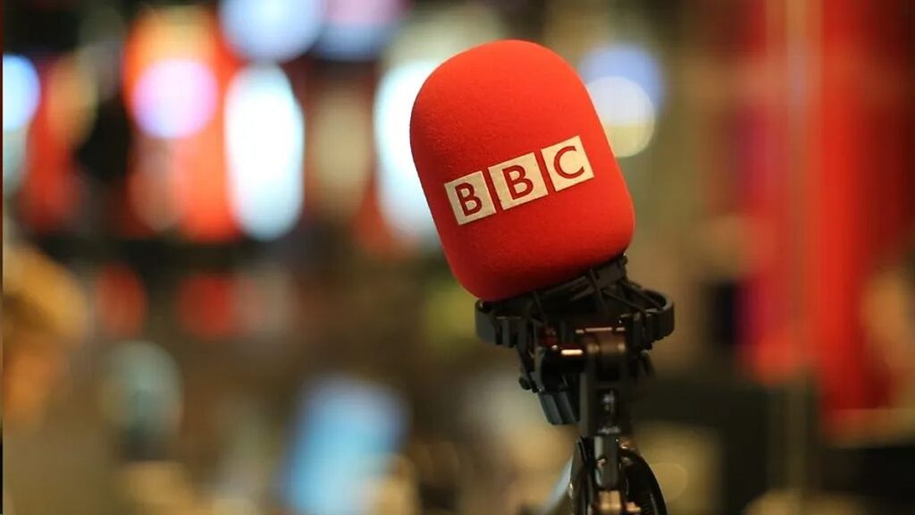 Dimiteix el director general de la BBC per la manipulació d’un discurs de Trump