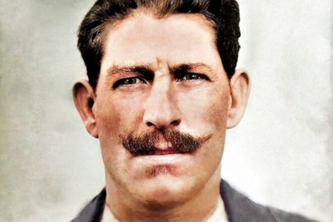 Com a casa: Rere els passos d’Enric Moner, el veritable deportat número 6448