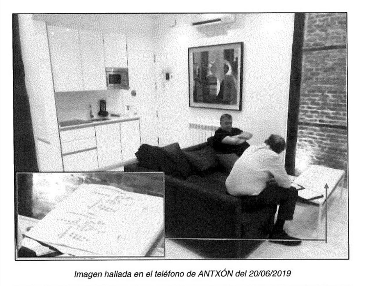 Una imatge de l'informe de la UCO en què apareix Santos Cerdan