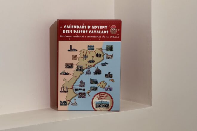 “Un producte de país que enganxa la gent”: l’èxit de vendes del primer calendari d’advent dels Països Catalans