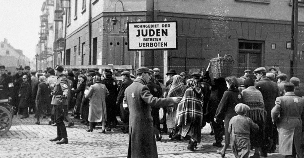 Jueus conduïts a un gueto (Universal History Archive Getty Images).