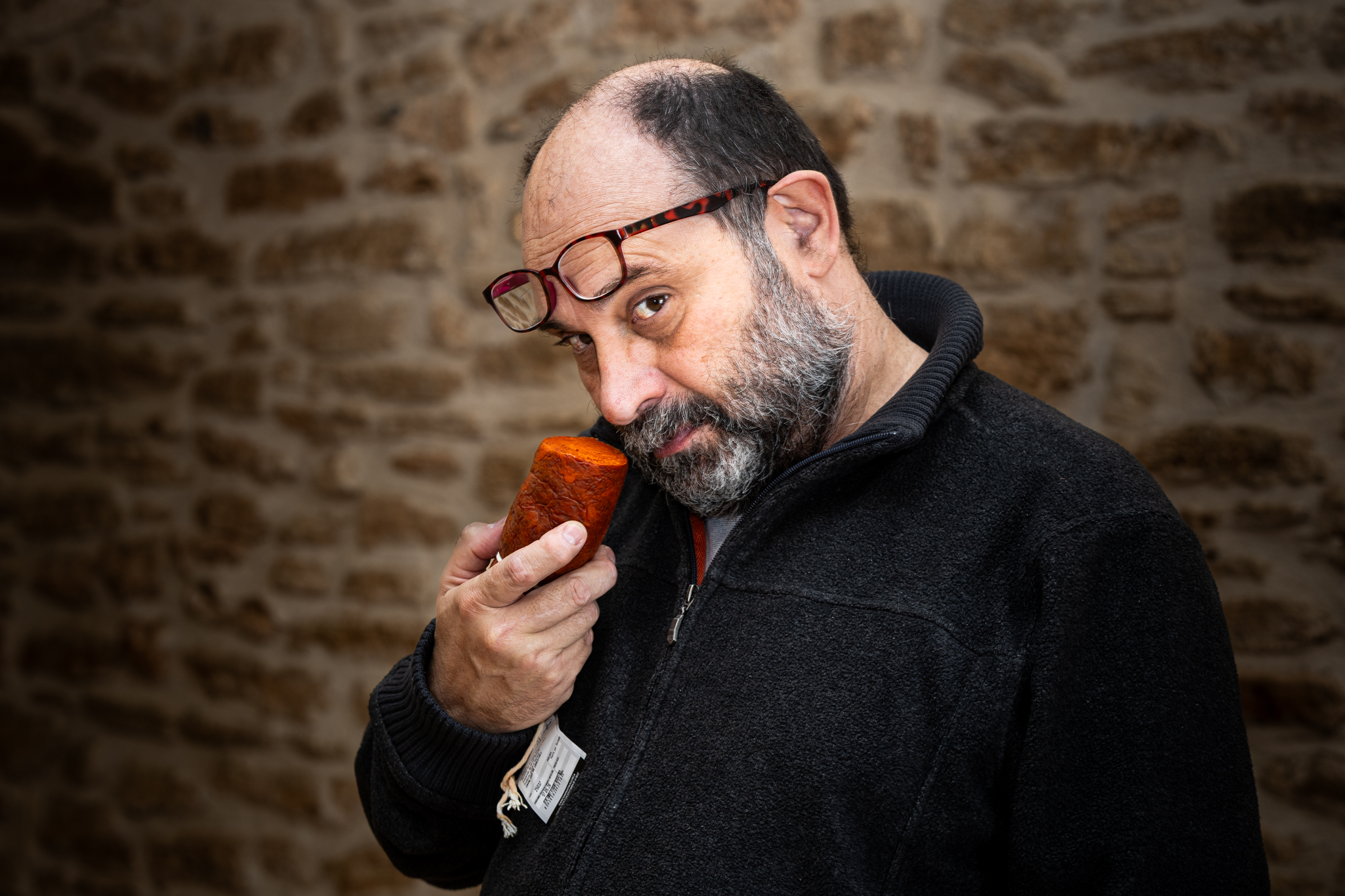 El mestre xarcuter Xesc Reina, a la finca del Bosc Vell, de Can Company (fotografia: Martí Gelabert).