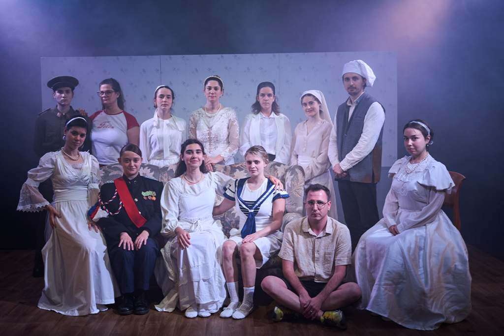 Teatre polític: És legítim assassinar un líder polític genocida?