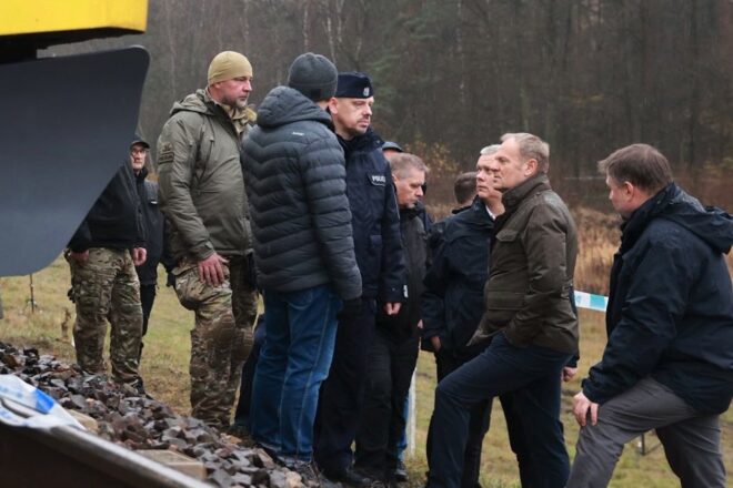 Tusk denuncia un sabotatge contra el sistema ferroviari polonès arran d’una explosió