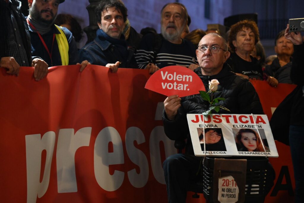 “Mazón a presó”: València manté la pressió al carrer tot i la dimissió