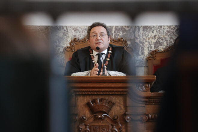 El monstre ja els devora: crònica de la caiguda humiliant d’un fiscal general