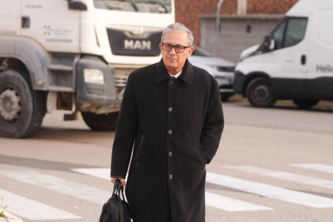 Campanyes convergents, testimonis divergents, firmes dubtoses i préstecs que sorprenen