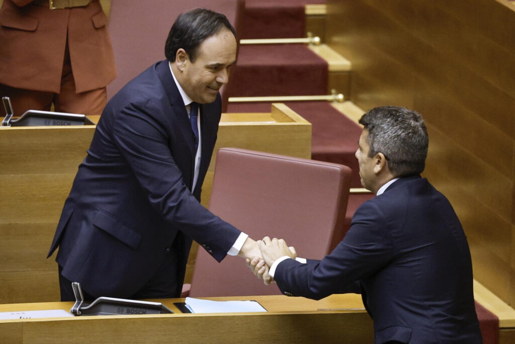 Mil, dos mil, tres mil… cinquanta-dos mil! De Rus a Pérez Llorca, el joc de comptar diners