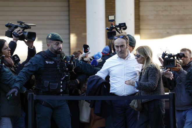 Del petit reservat al jersei: l’amo d'El Ventorro desmunta Mazón i Vilaplana sobre el polèmic dinar