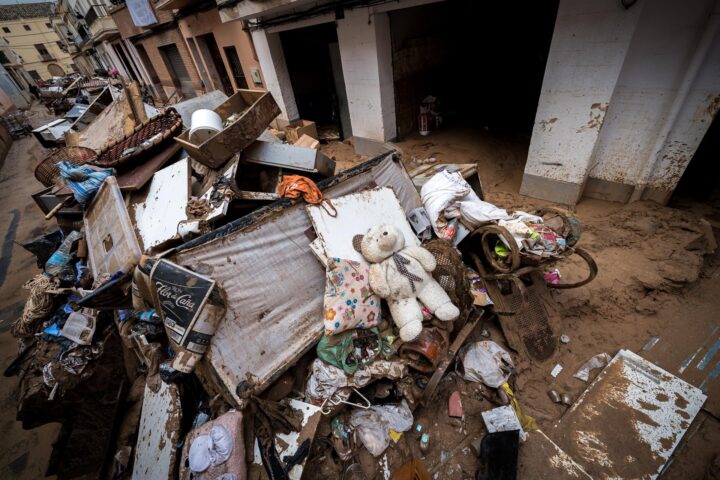 Imatge d'arxiu d'un carrer de Paiporta després de la gota freda del 29 d'octubre de 2024. Fotografia: Diego Radamés / Europa Press