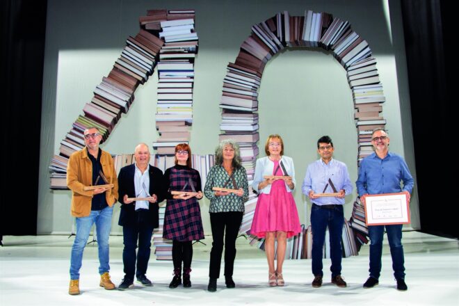 Els Premis Literaris Ciutat d’Alzira 2025 reten homenatge a les víctimes de la gota freda