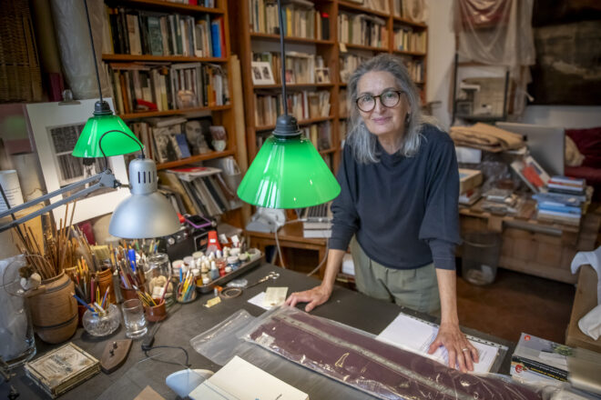 Marga Ximenez: “Els objectes que viuen amb nosaltres tenen una emoció històrica”