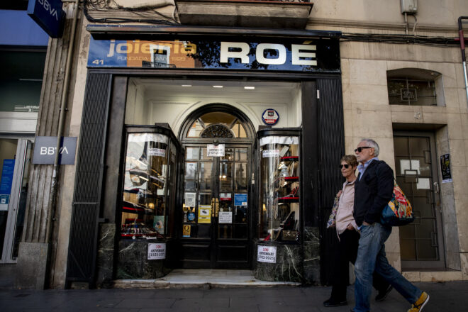 Cent anys fent de joiers al carrer de Sants