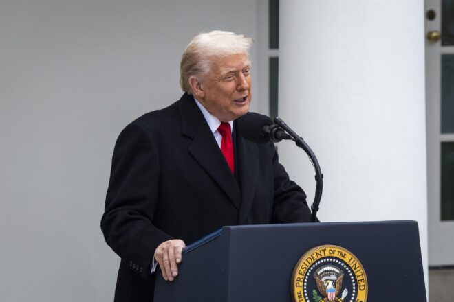 Trump fa créixer la tensió amb Veneçuela, anunciant el tancament del seu espai aeri