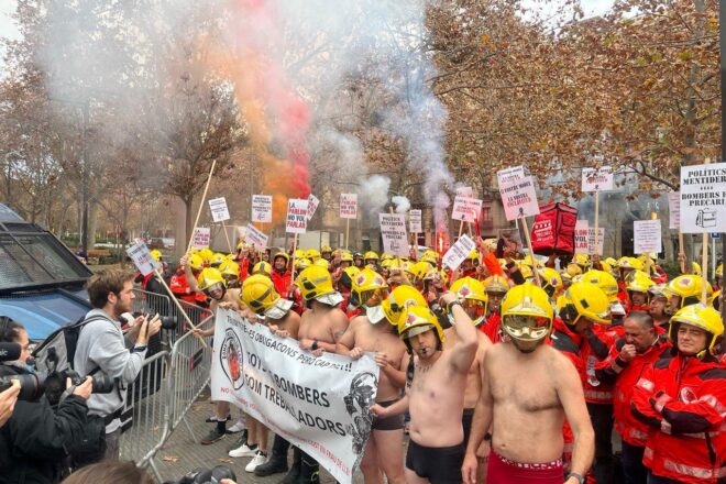 Més de 400 bombers voluntaris de Catalunya porten la Generalitat als tribunals per les seves condicions laborals