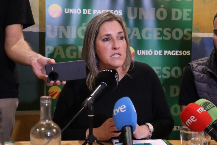 Raquel Serrat, coordinadora nacional d'Unió de Pagesos, en una trobada amb mitjans (fotografia: ACN / Aina Martí).