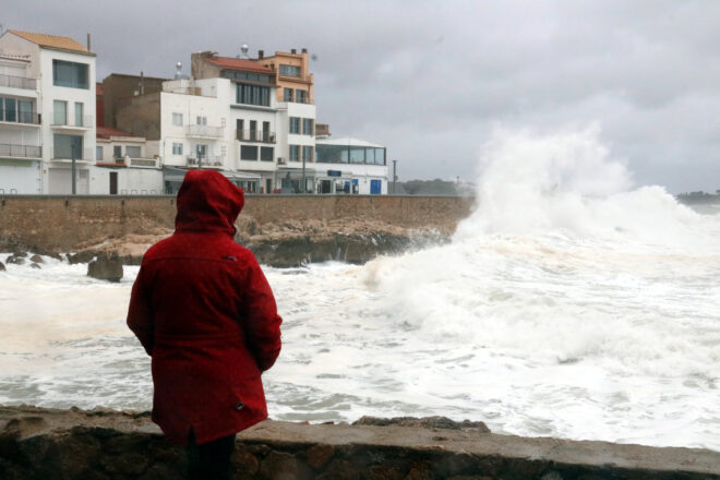 Alerta per inundacions, neu, allaus i onades per Sant Esteve