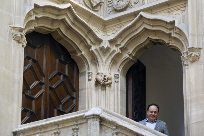 [VÍDEO] Pérez Llorca s’apropia de les competències del català, però fa tots els anuncis del govern en castellà