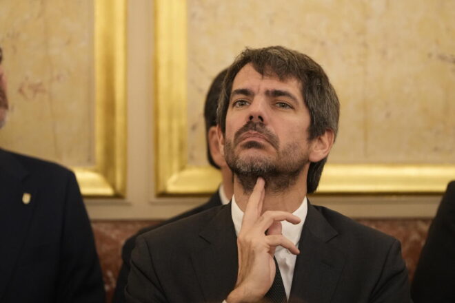 La hipocresia del ministre Urtasun: inflexible amb el ‘Guernica’ i poruc amb Sixena