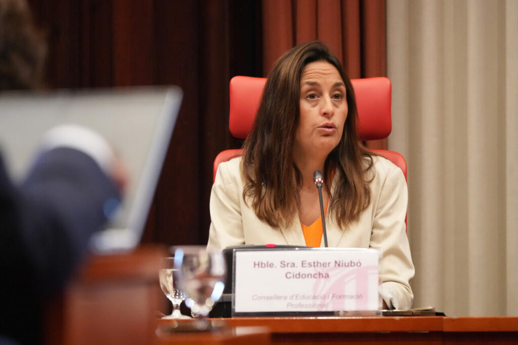 La USTEC es reunirà demà amb la consellera Niubó i li reclamarà de reobrir la negociació educativa