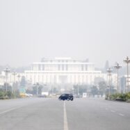 Dues dècades després de la fi de la dictadura militar al Paquistan, la concentració de poder en mans de l’exèrcit fa saltar les alarmes