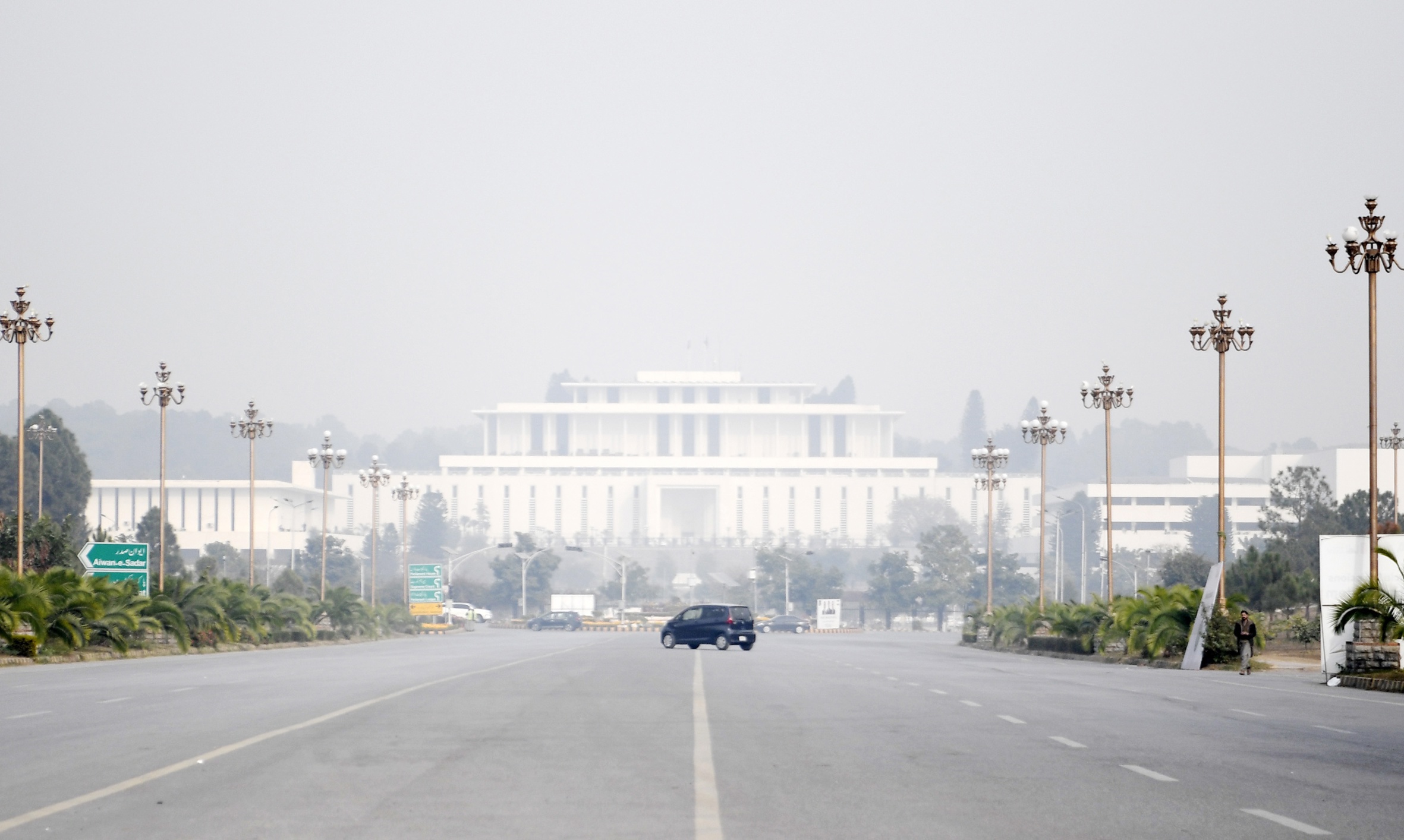 Vista del palau presidencial del Paquistan a Islamabad, la capital del país, la setmana passada (fotografia: Sohail Shahzad/Efe).
