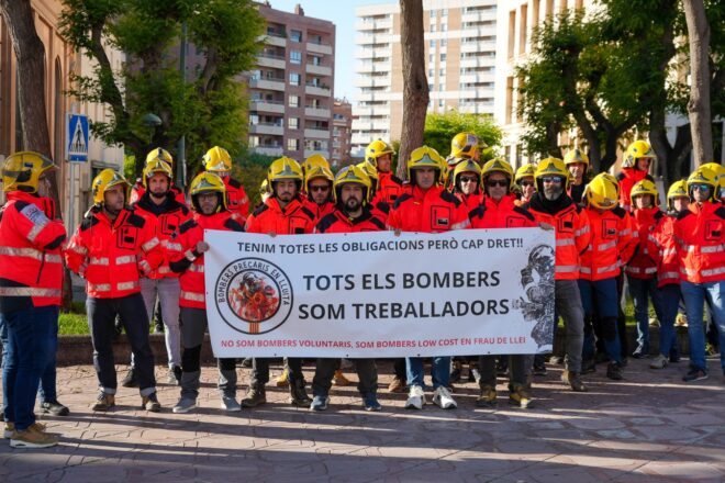 Més de 400 bombers voluntaris de Catalunya porten la Generalitat als tribunals per les seves condicions laborals