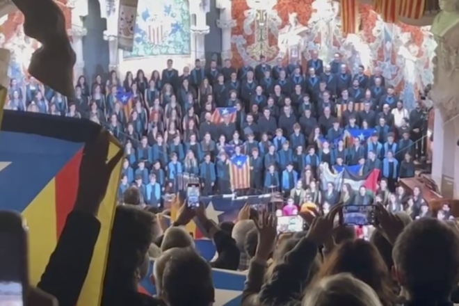 [VÍDEO] Estelades i crits d’independència al concert de Sant Esteve al Palau de la Música