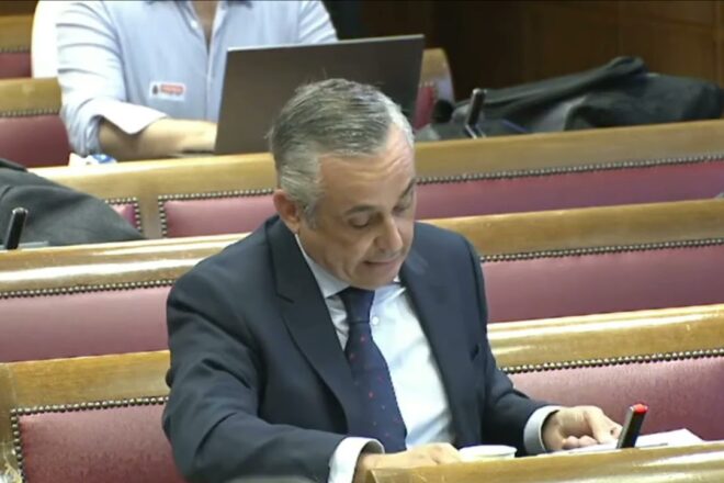 Relliscada del senador de Vox amb Santos Cerdán: “Tot ve de la llei d’amnistia”