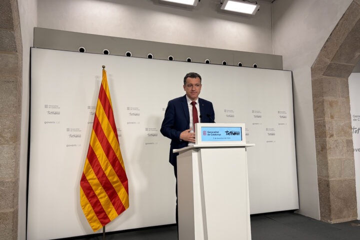 El conseller Òscar Ordeig, en un moment de la conferència de premsa (fotografia: P.B).